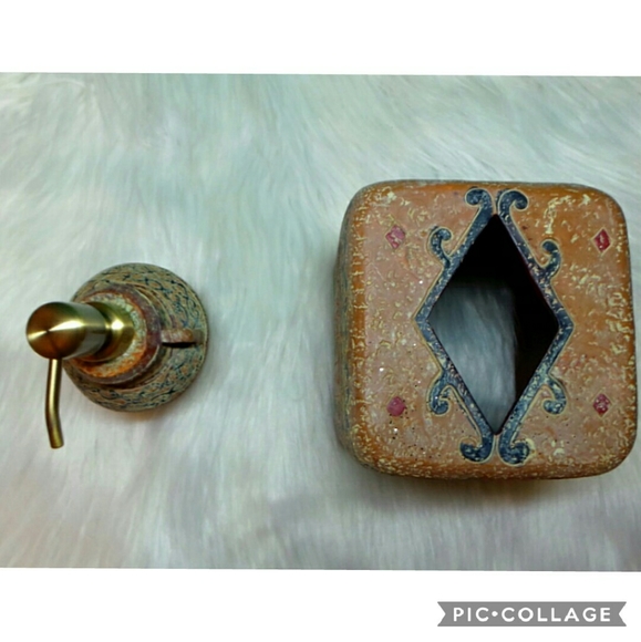 Bed Bath & Beyond Bathroom Accessories - Picture 2 of 2